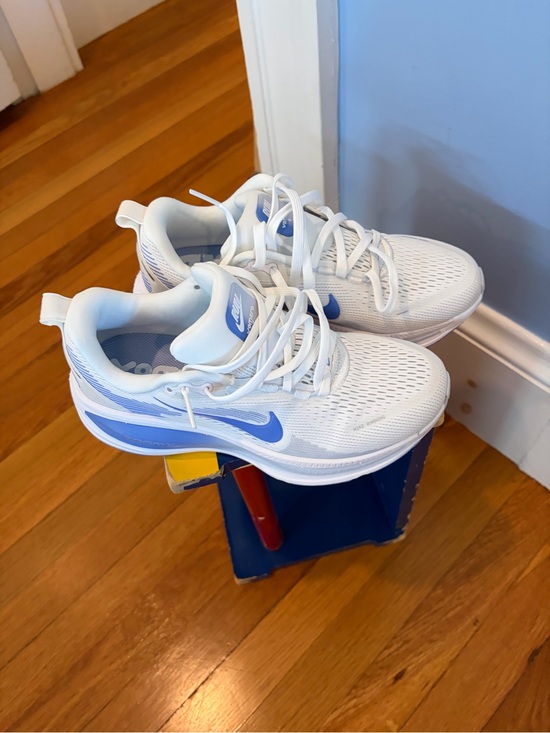 Nike Shoes - Nike Vomero 18 6.5 Women